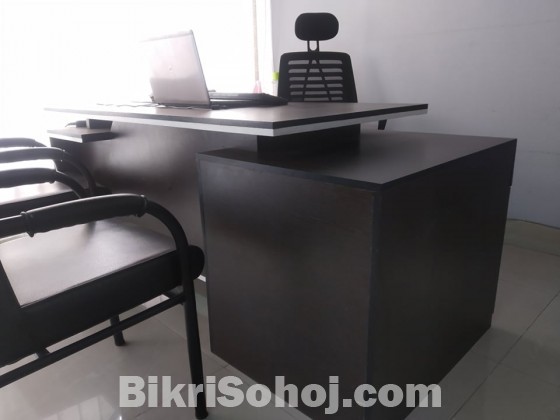 Executive Table (Boss)